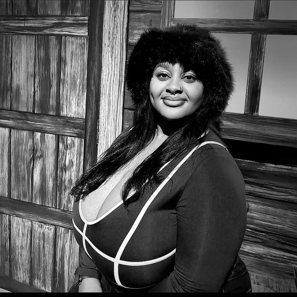 SEXY CURVY THICK EBONY BBW BIG BOOBS & BIG OLE ASS BOOTY