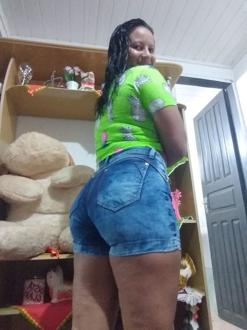 Padrão da coroa Paraense, baixinha, morena e rabuda