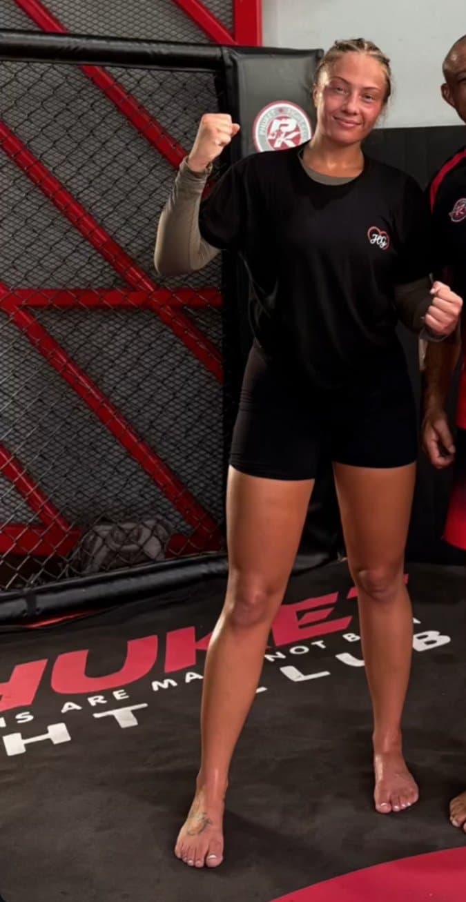 Love everything about her Always cum to her feet ???