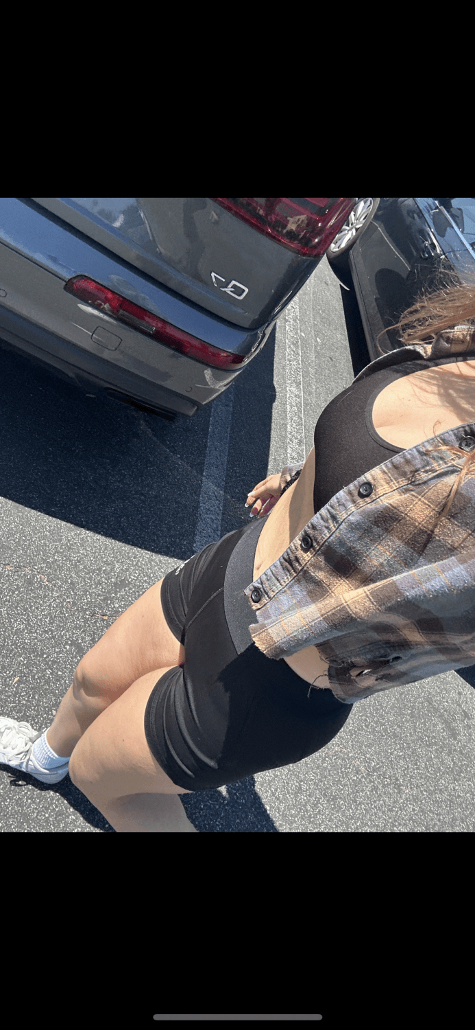 Fuck buddy (lmk for more)