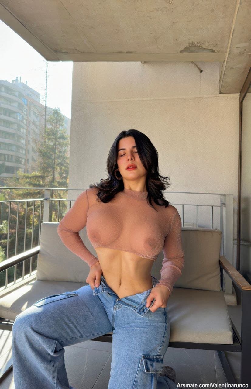 Click to view full size Valentina runco perra culona de grandes tetas