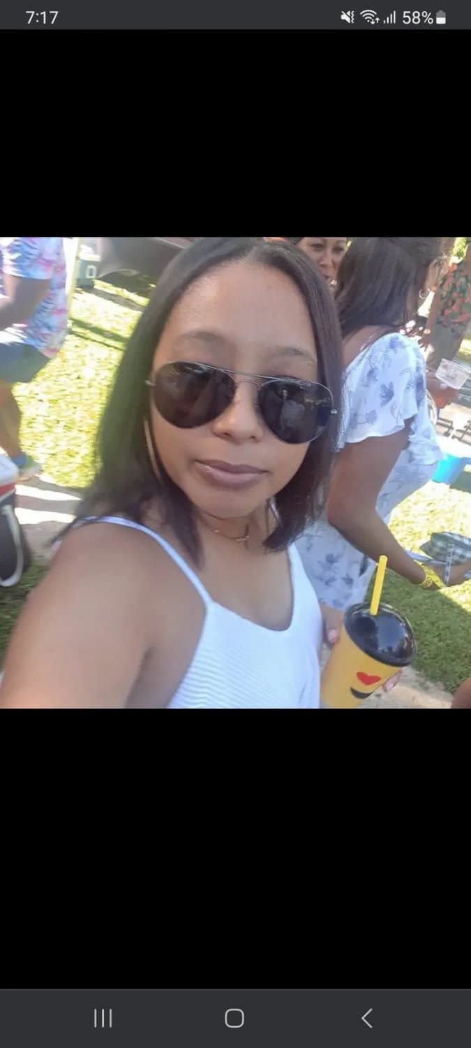 My other aunt show her some love and when i mean some love i mean a lot of love