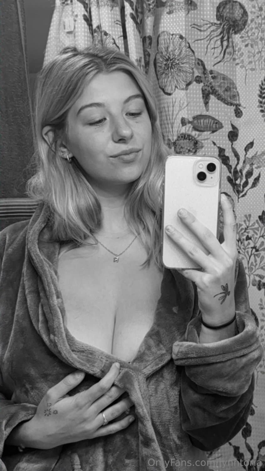 Big tit white teen solo dildo blowjob titjob fuck amateur leak - Lynntoria (Evelyn Jegier)