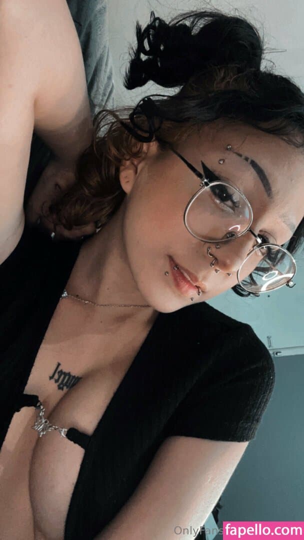 Branquinha magrinha gostosa @Angel