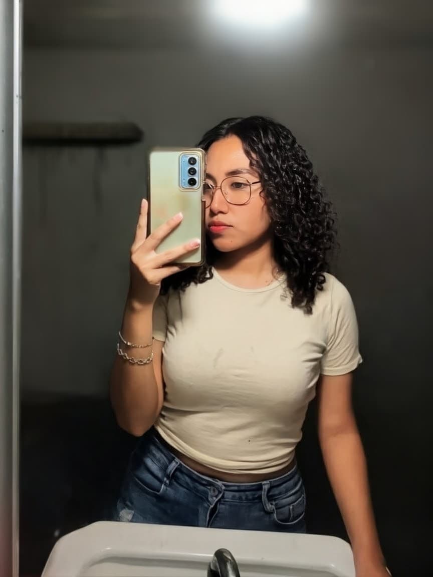 Perrita morena culona filtrada y exhibida