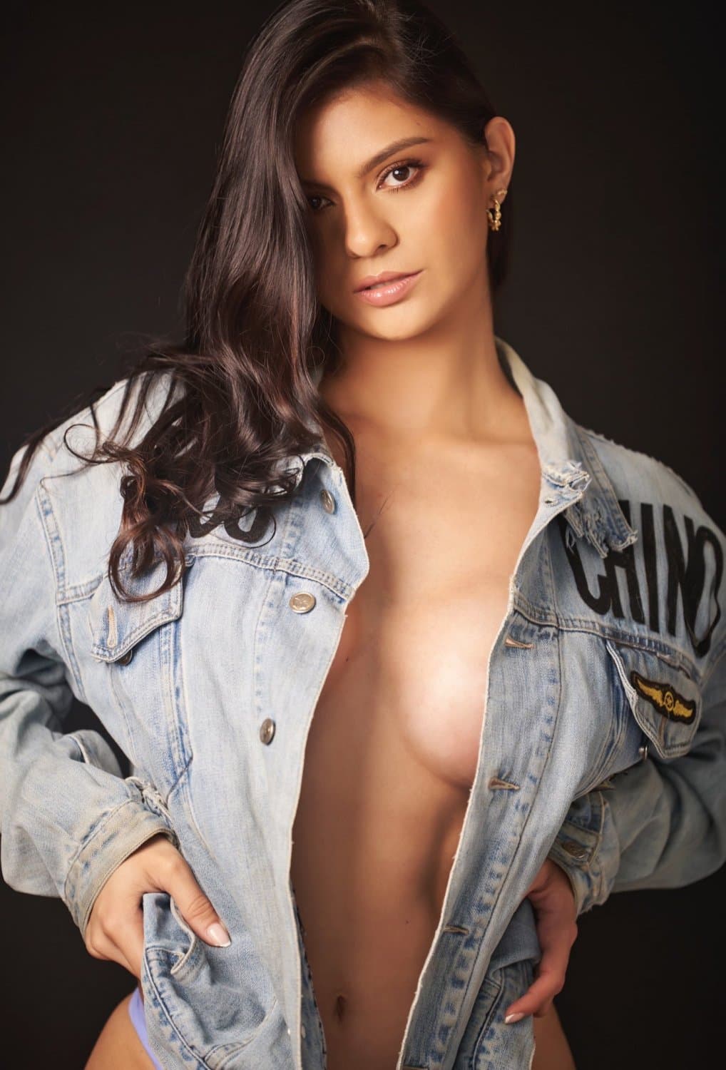 Supermodel goddess drinks sperm from 100 men