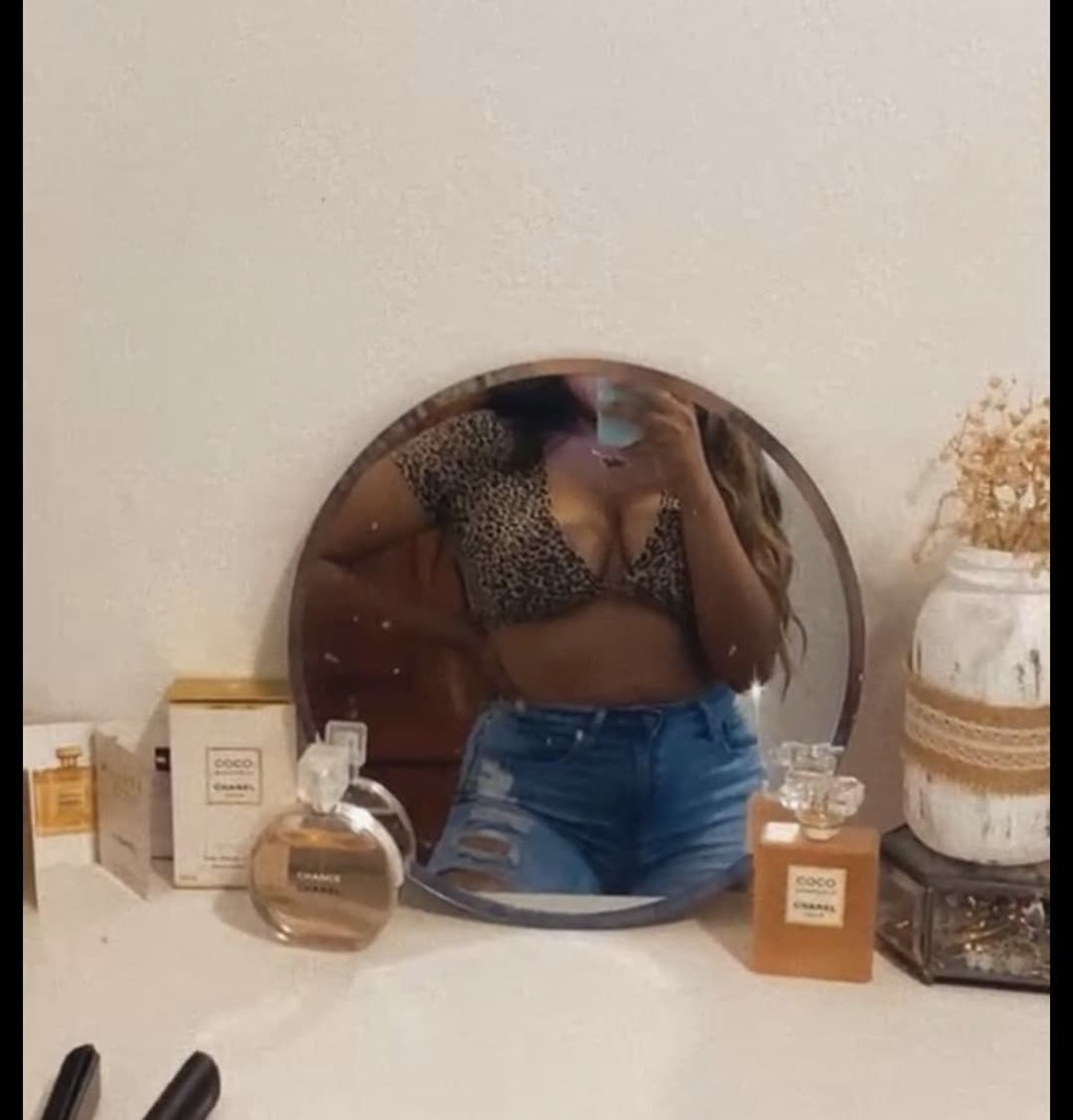 Her ass air smells like tacos-sfw