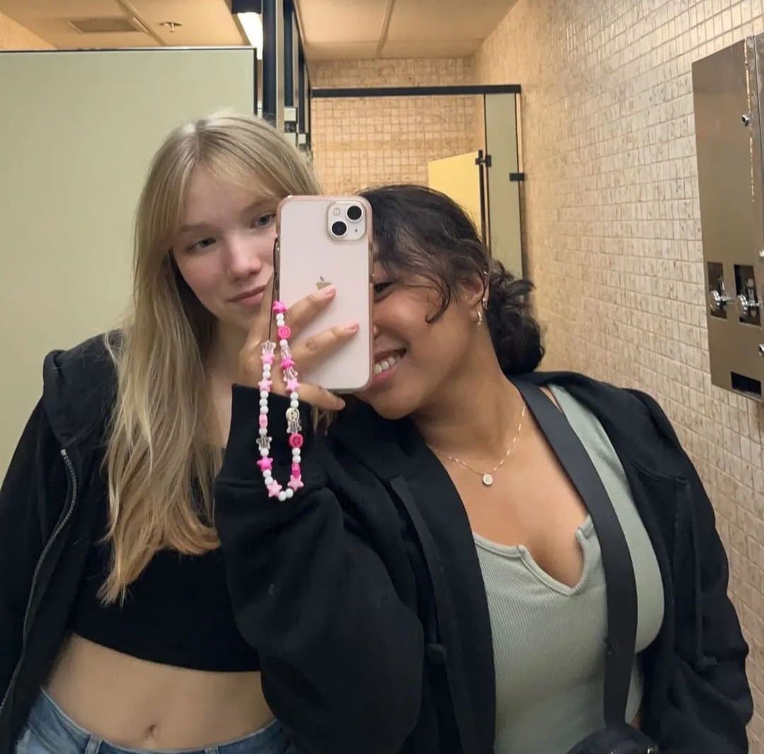 Group photos Dm my telegram @Brad_williams to get your girl shown or to see more.