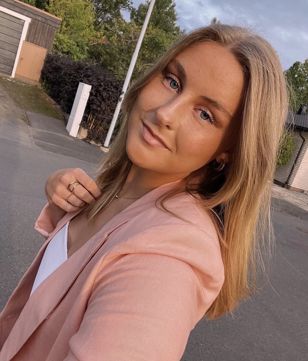 Big ass bikini teen, save the pics