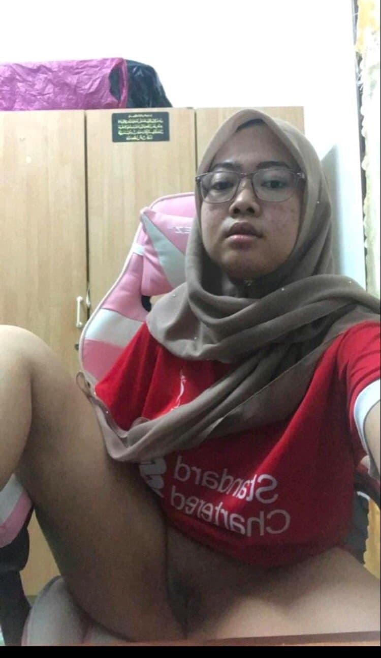 shasha hijab cantik  colmek memek malaysia indonesia muslim milf kacamata glasses