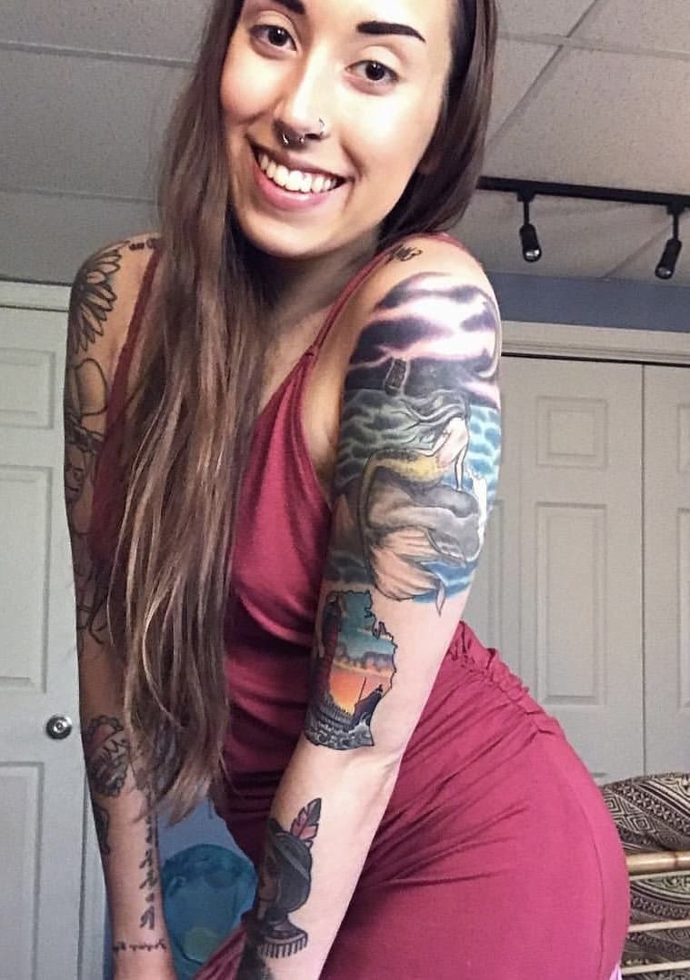 Tattooed Petite Wife Spreads and Shows Off Anal Plug