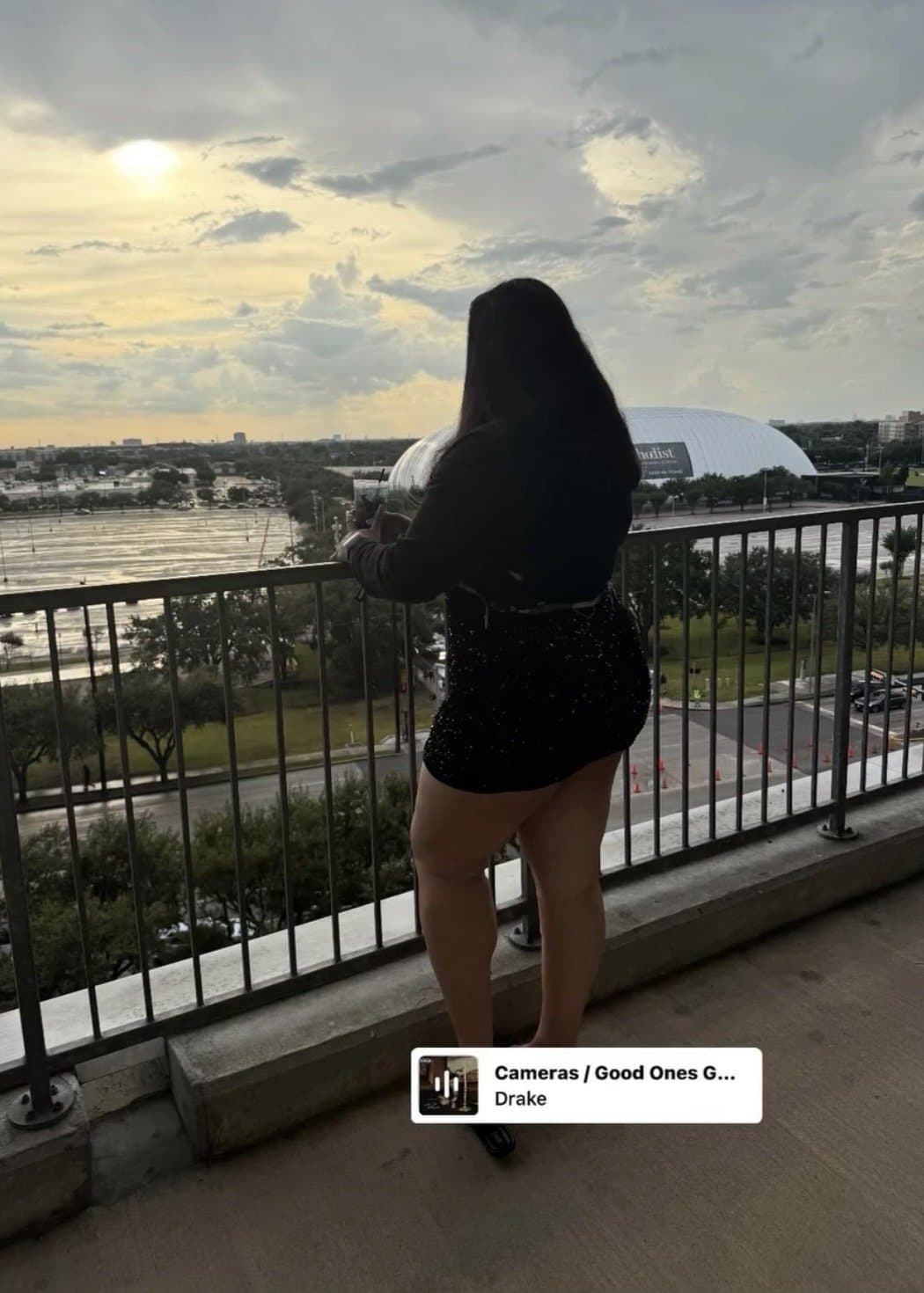 Sexy NRI Indian teen with ugly face but biggest ass ever ??