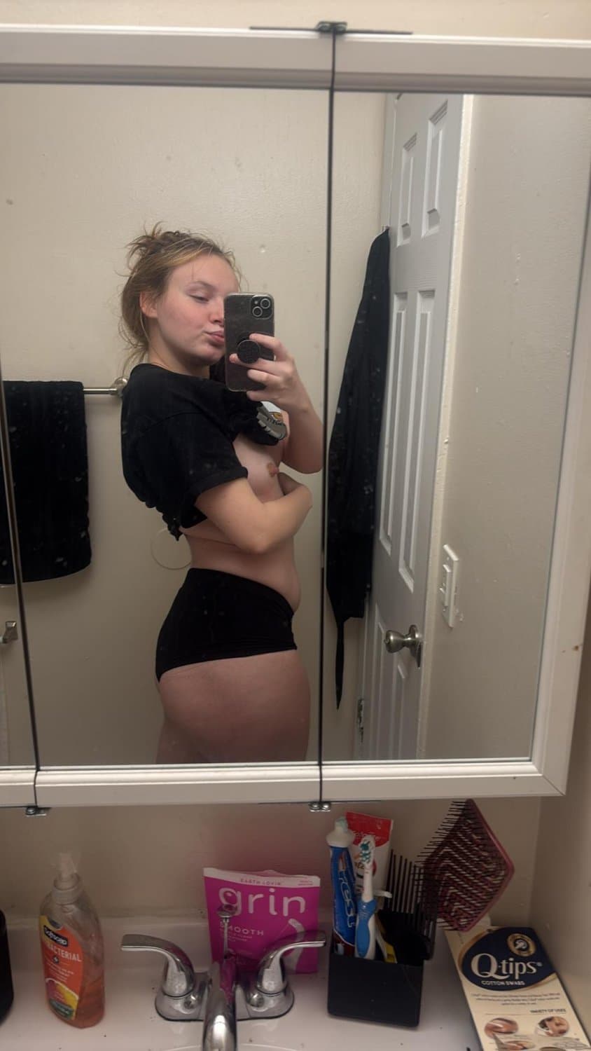 New pics of Milf Jessica Stockberger. She needs load after load. Dm for more of her