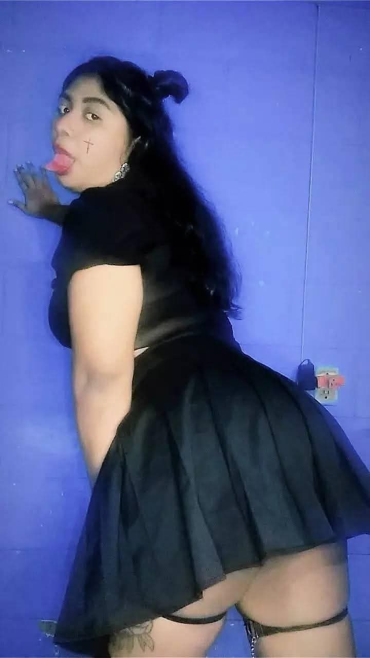 Click to view full size Que perra es Eli