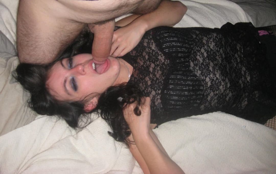 Amateur girl sucking cock and getting a facial