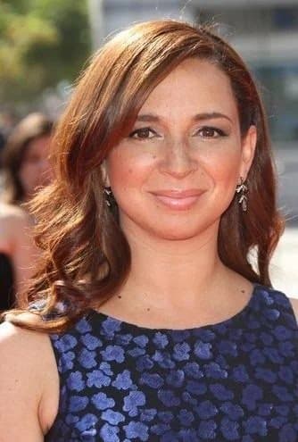 Exotic biracial natural beauty  Maya Rudolph is an absolute stunner. Sexy freckles and sexy tits