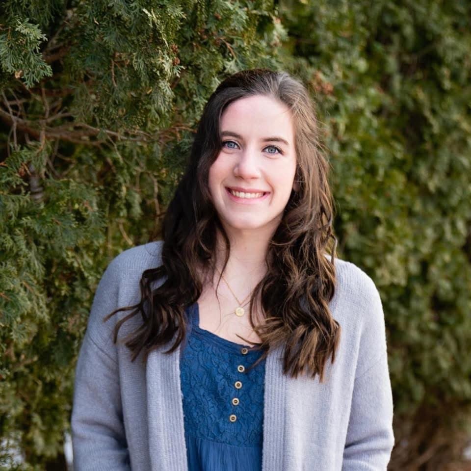 Teen goon doll Ashley loves cum