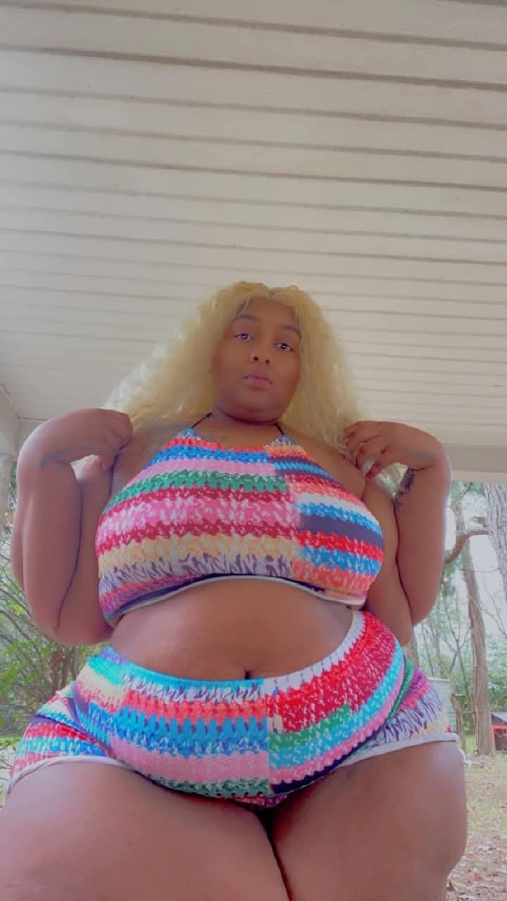 HUGE SSBBW SEXY ASS BOOTY