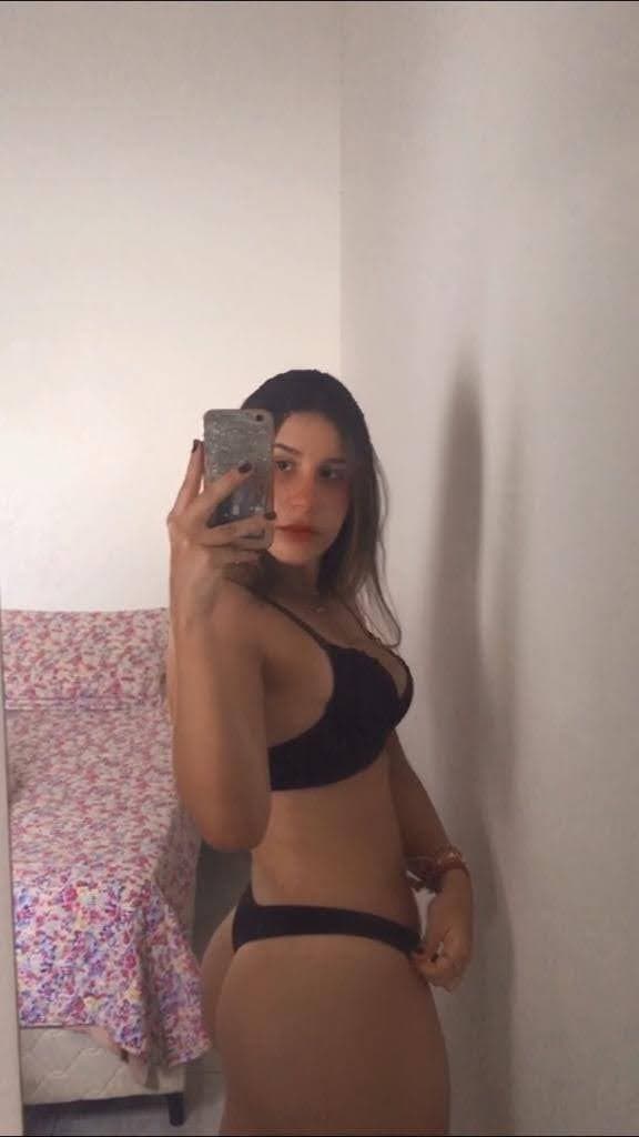 Vazou novinha do interior de SP! Adora dar o cuzinho!! Baixem as fotos! Compartilhem esse cuzinho!