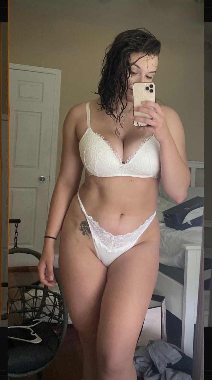 Imagine walking in on your friends from college making out while the brunette gets titty fucked..