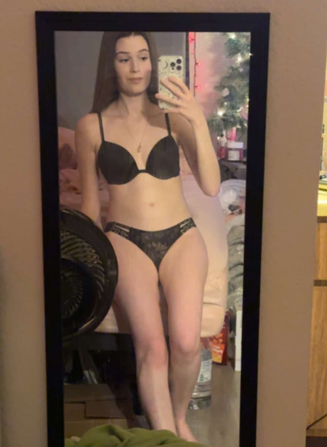 Click to view full size Alyssia