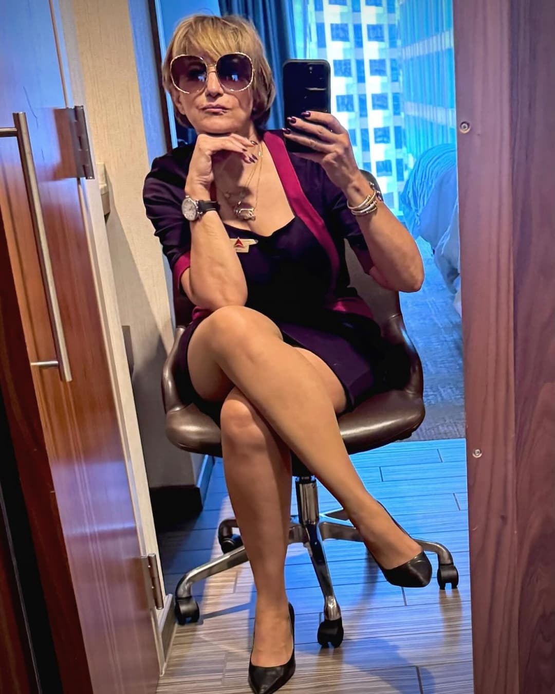 Thick Gilf flight attendant