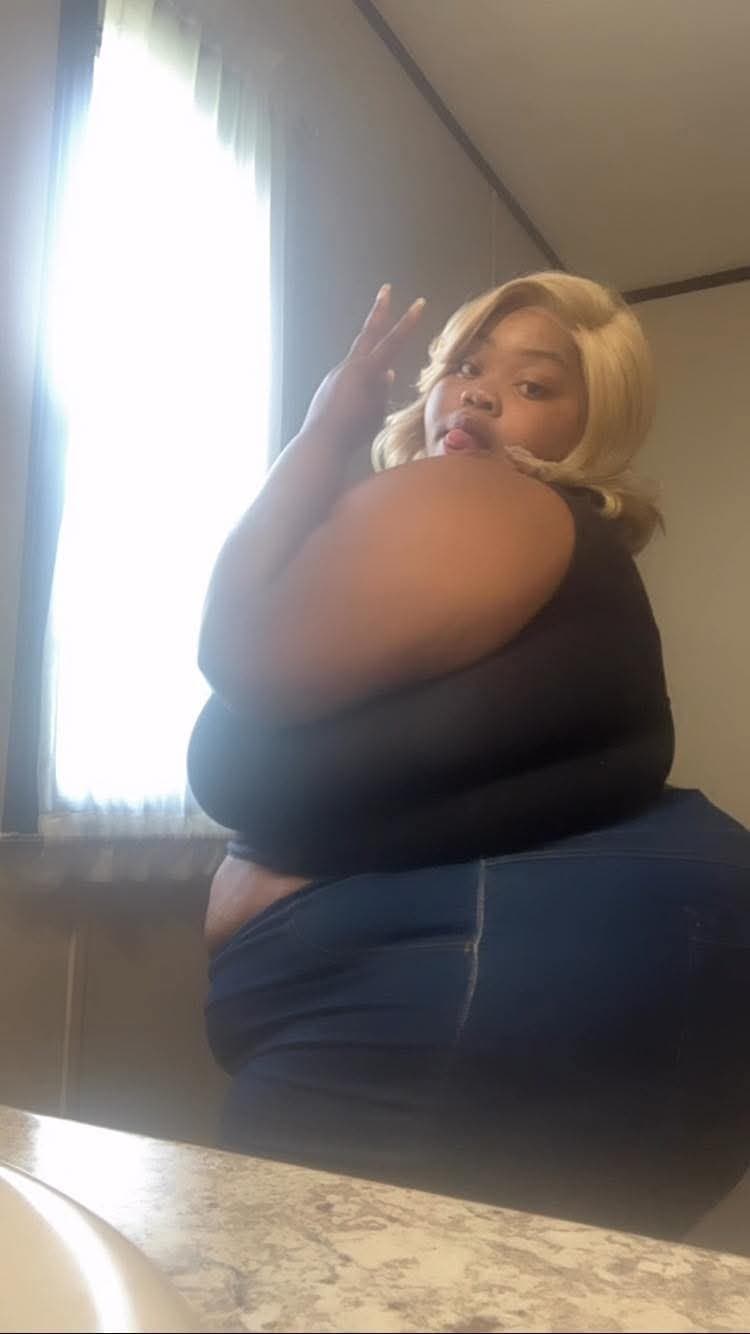 SEXY SSBBW HUGE CHUNKY BUG ASS