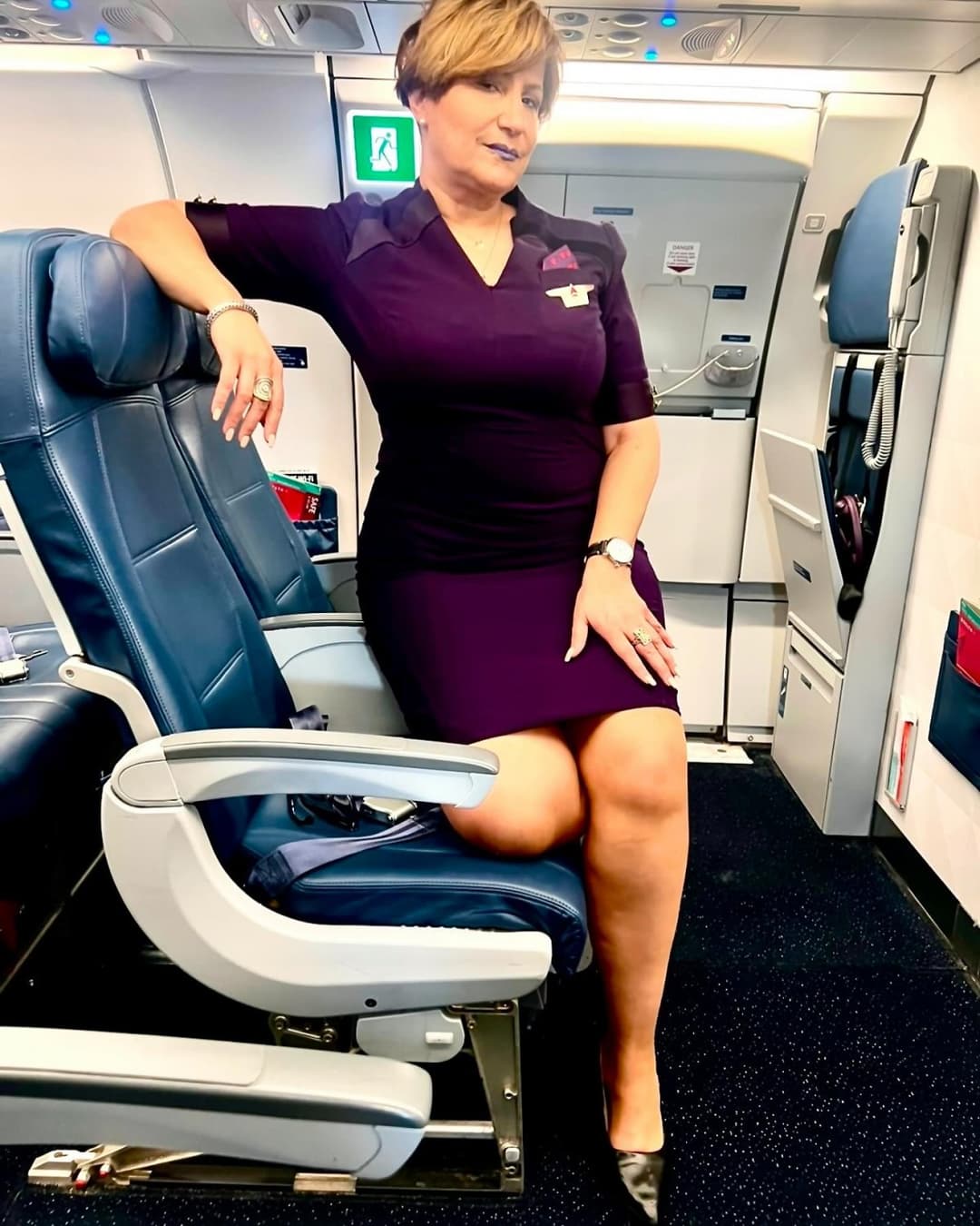 Thick Gilf flight attendant 2