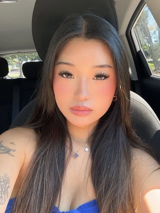 Sexy petite ABG teen Leilani