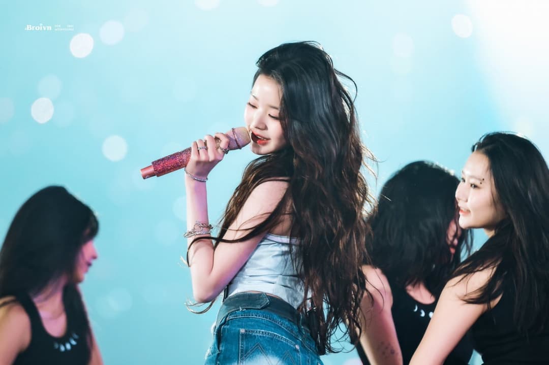 Wonyoung (IVE) Since mega album is full (Part 2 at some point??) KPOP