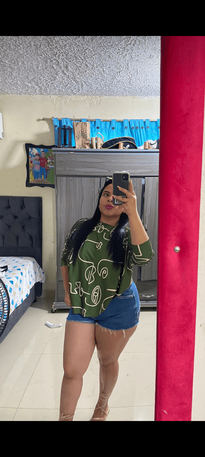 Click to view full size Bigtits latina