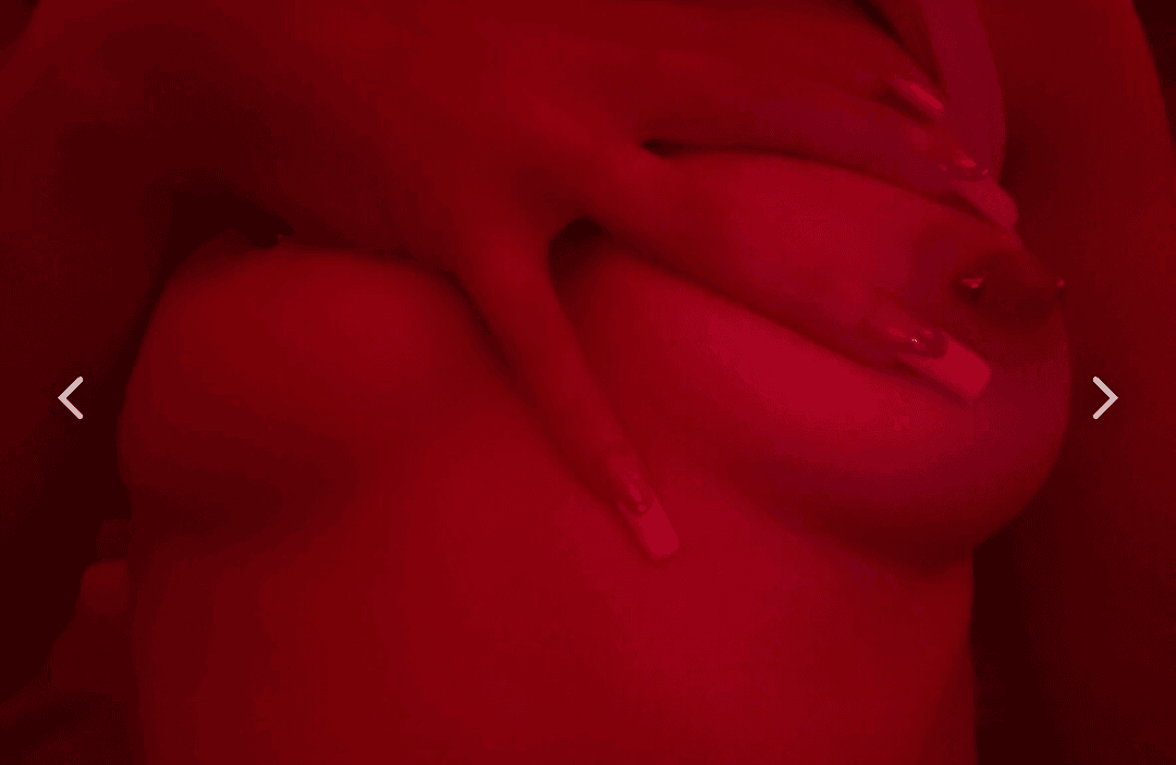 Hot Snowbunny Cheating Emo Teen Shows Hot Petite Body on Snapchat