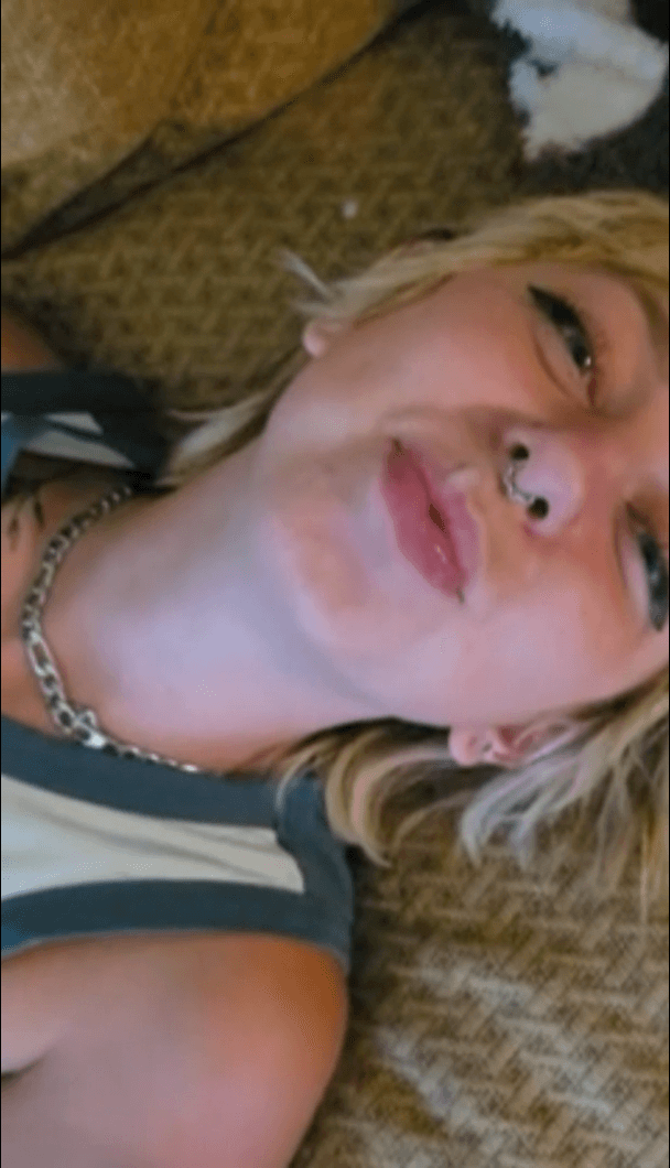 Cheap Escort From Arlington Used For Deepthroat Blowjob