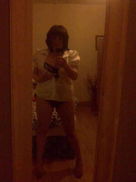 Curvy Claires hairy cunt -UK