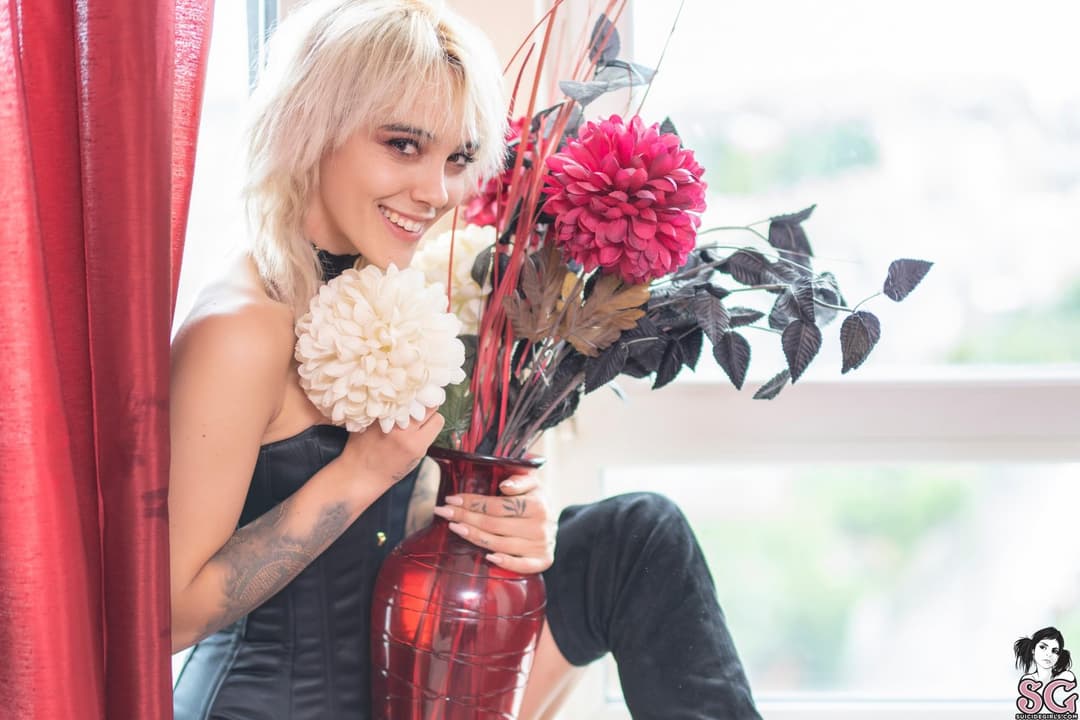 Witchy Pixie - Suicide Girls