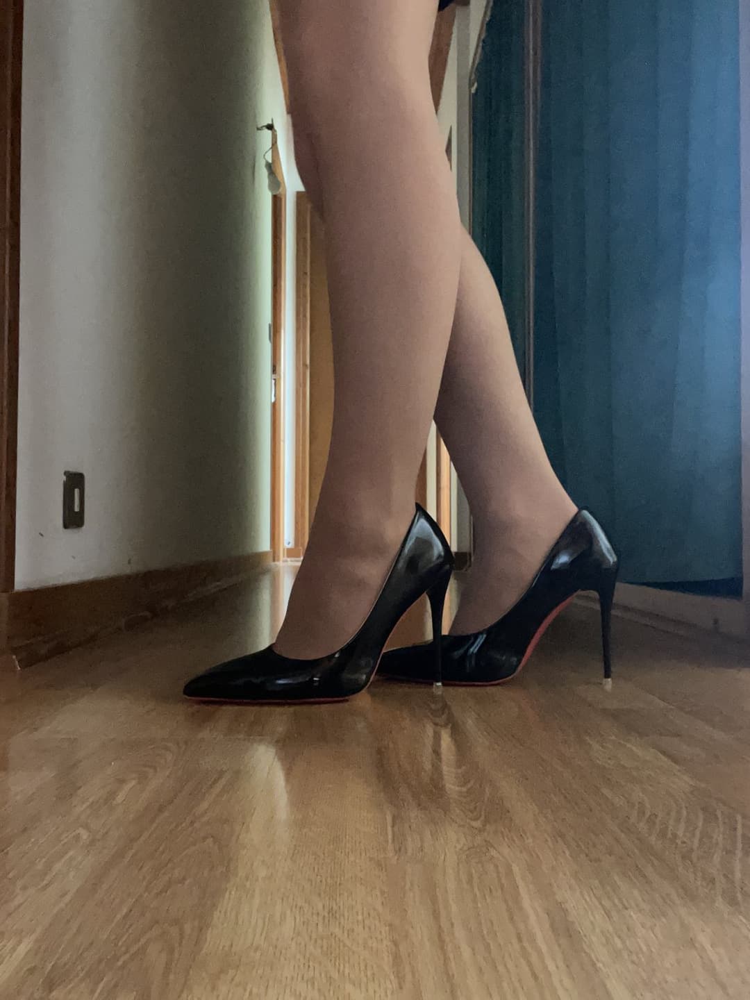 Click to view full size slutty outfits in tights ❤️