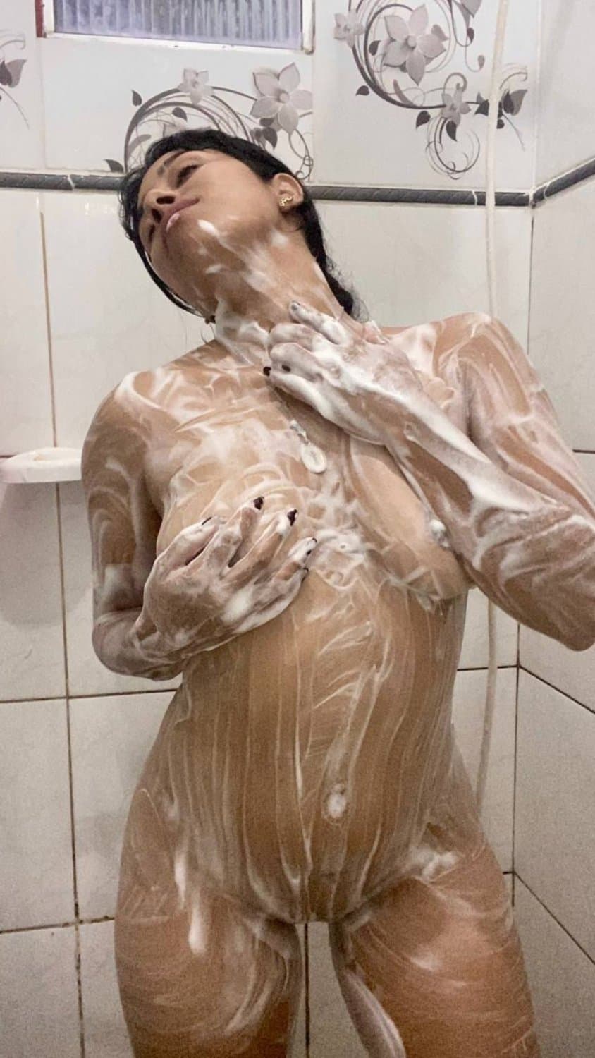 MORENA CULONA! MUY PUTA???