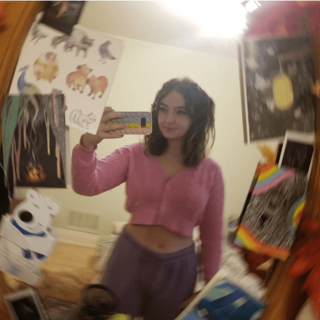 Adorable little Canadian Cunt has a pretty fuckable little body.??