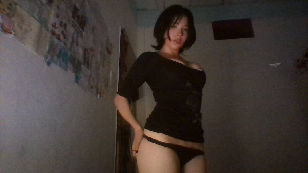 Micaela rica perrita Uruguaya exhibiciónista