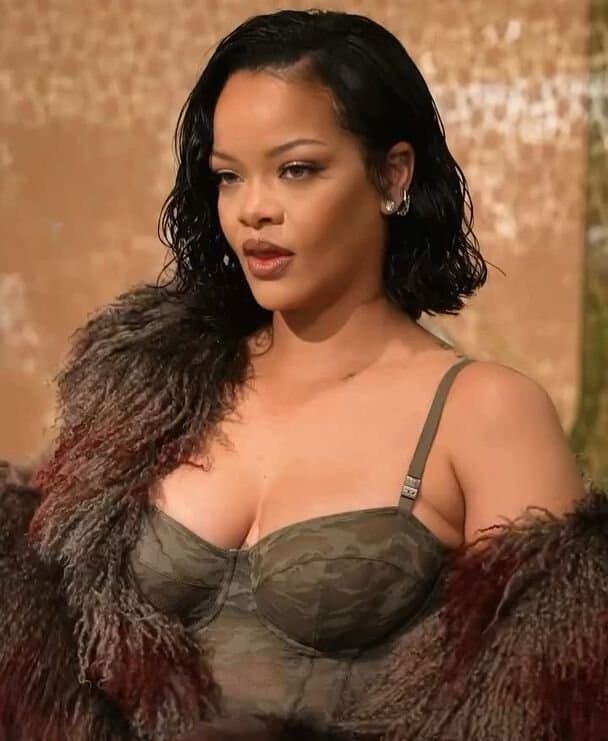 Rihanna Is Such A Beautiful Goddess Slut How Could You Not Resist A Edging Session ??