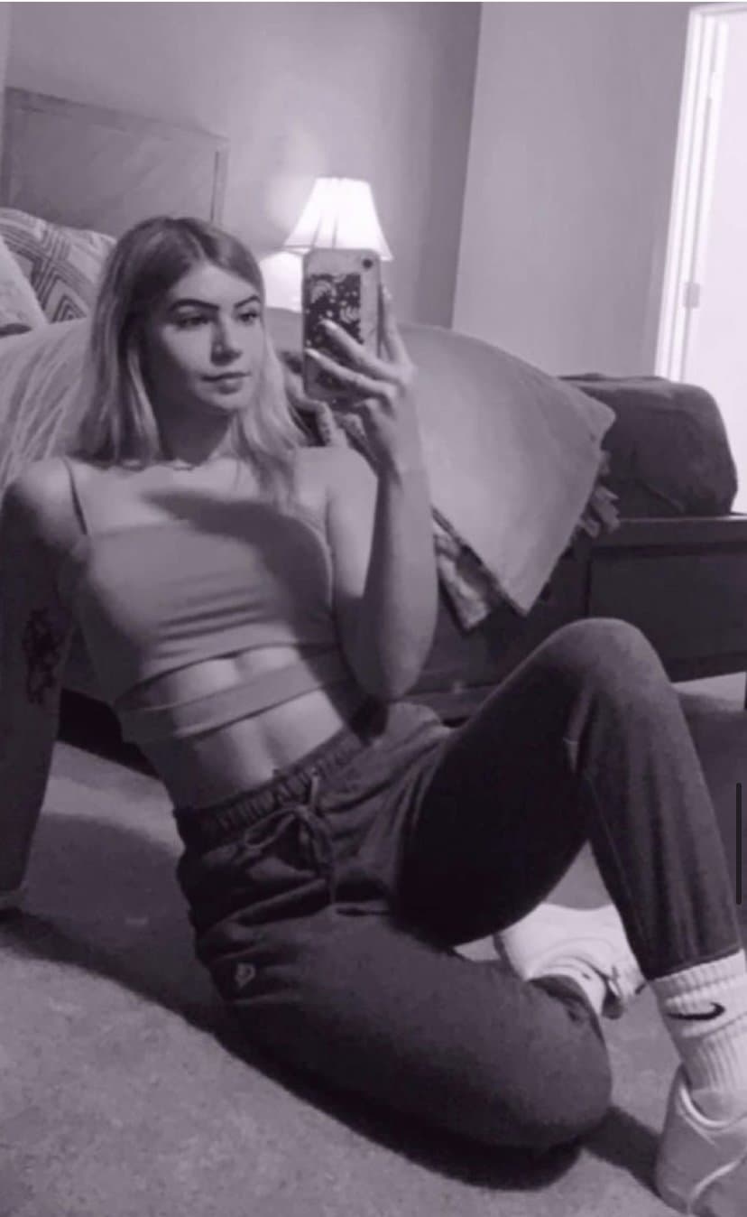 Hometown blonde knows how to shake her booty