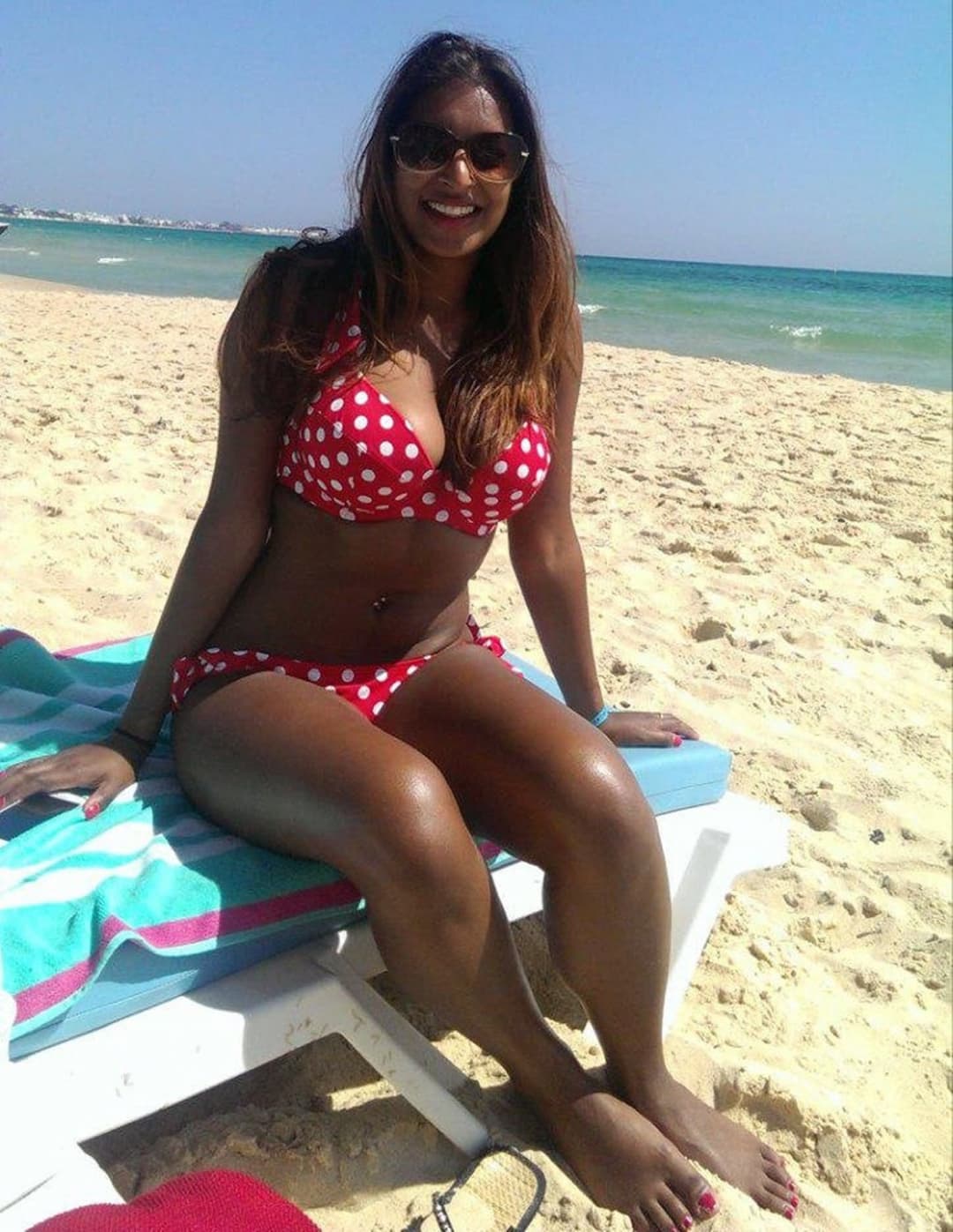 Dusky Busty Amateur UK British Indian swinger hotwife Priya