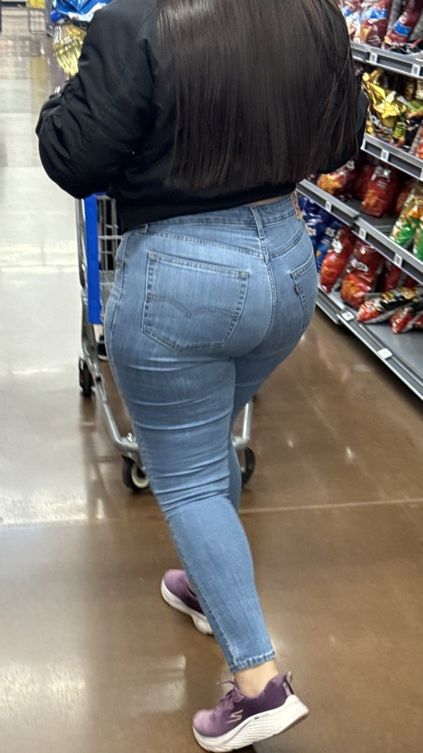 Creepshot : Thick Latina In Denim : NSFW Audio