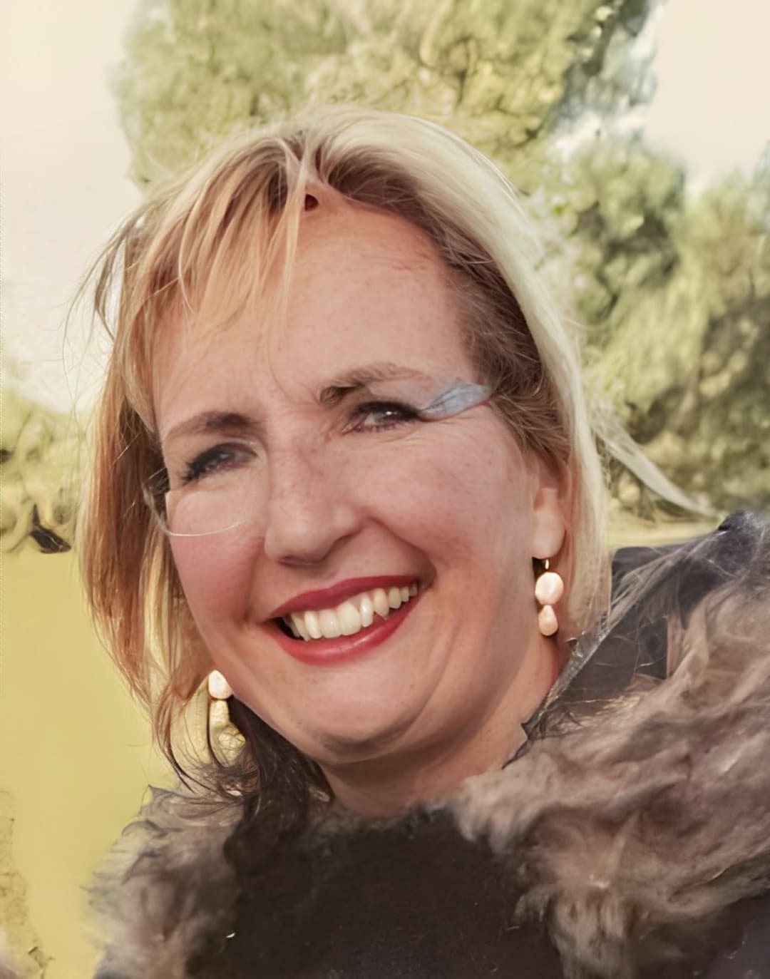 Highheels hotwife Jenna cums dildoing