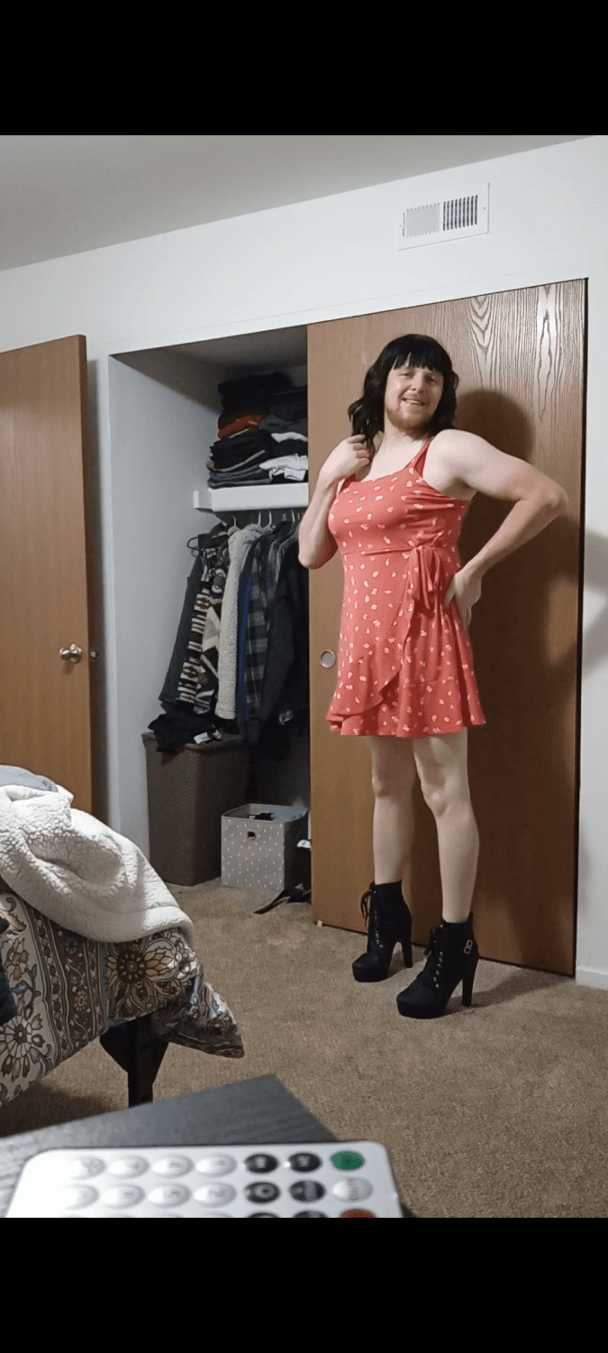 Sissy Derek chew Fenton Michigan