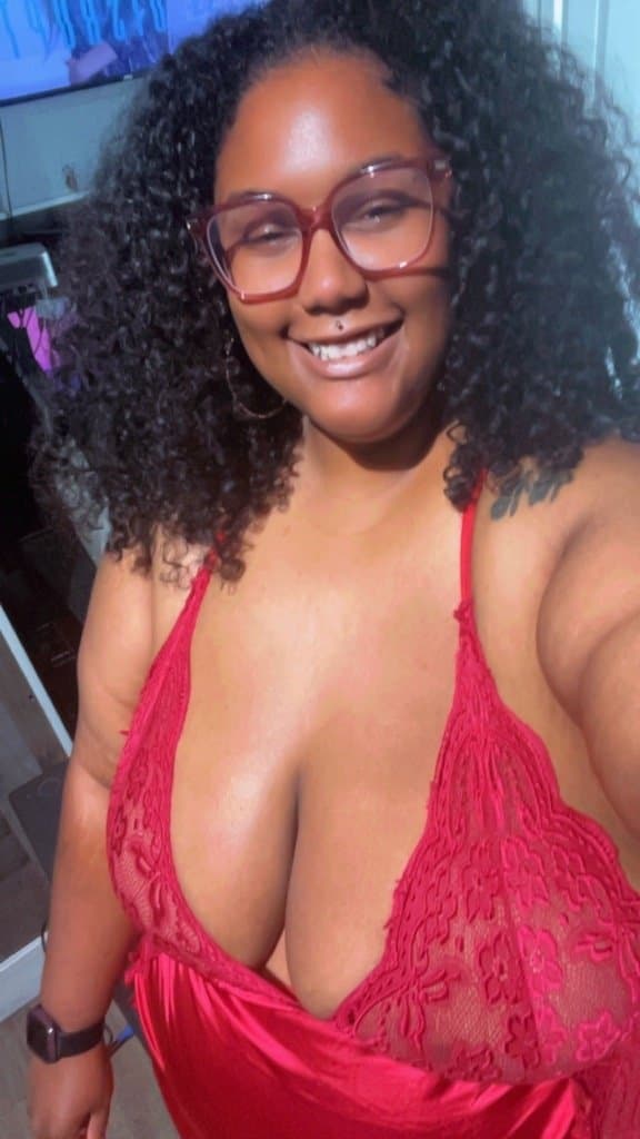 SSBBW NERDY? BUSTY? EBONY?.