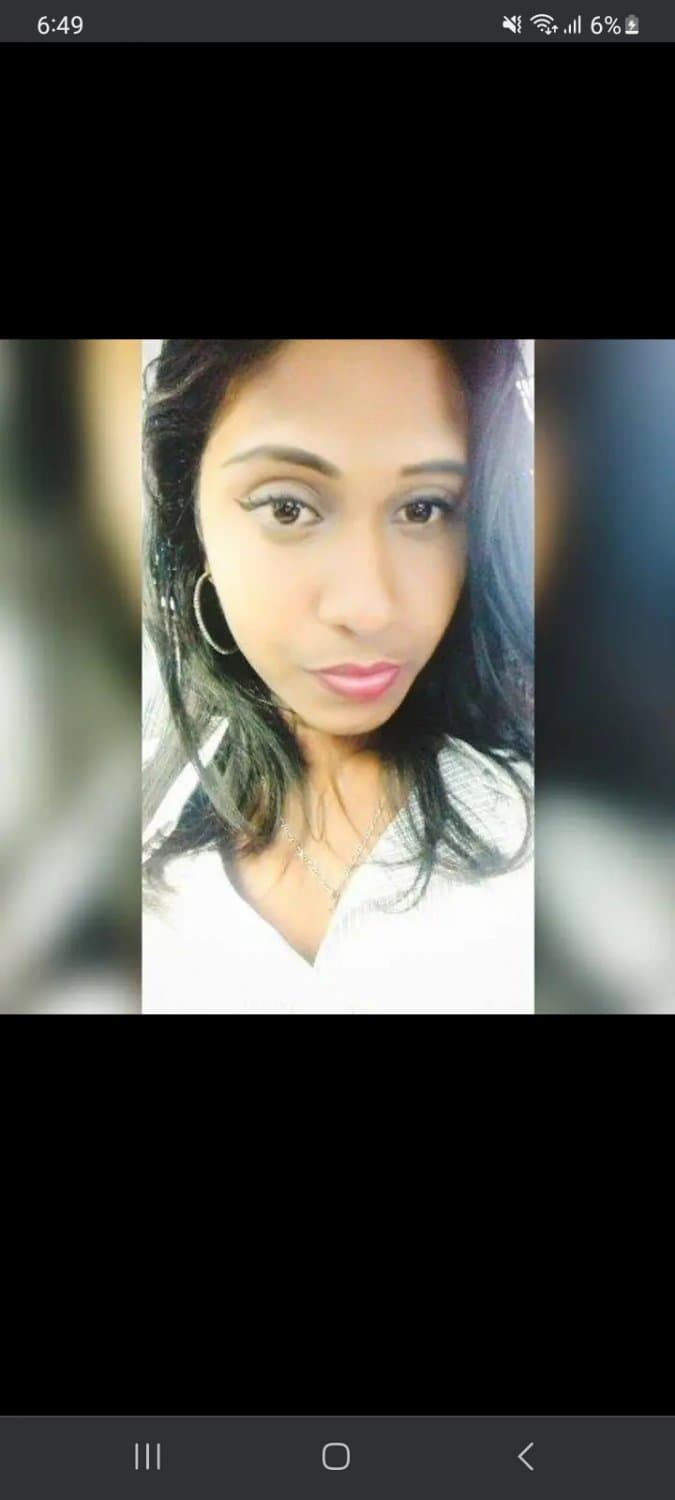 Love that my aunt shows off her body and that sexy face