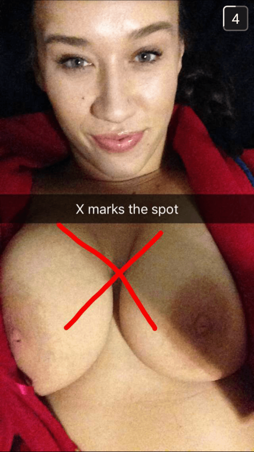 Sexy pawg milf naked and pissing