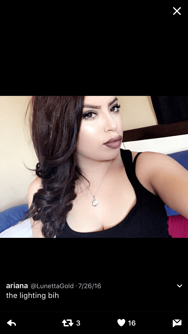 Lunetta gold (Vegas) shows her BJ skills on hairbrush