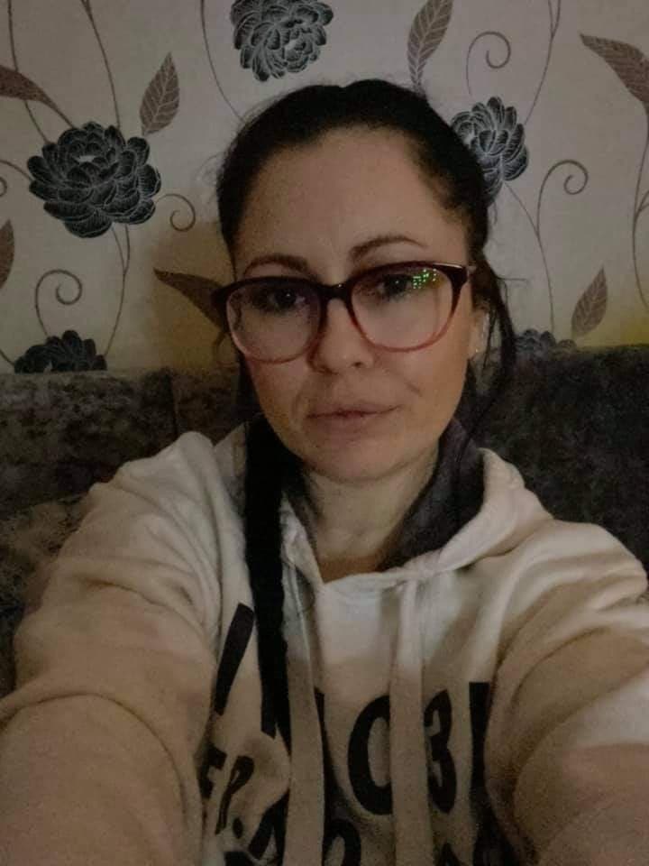 Stupid married uk slut kerry in all her glory